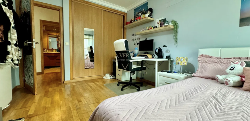 OPORTUNIDADE! APARTAMENTO T3 | ESTACIONAMENTO BOX C/ 75M2 | ARRECADAÇÃO