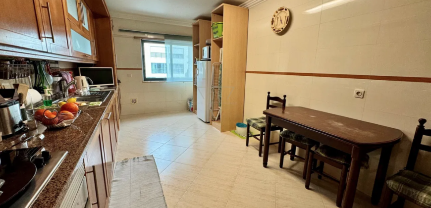 OPORTUNIDADE! APARTAMENTO T3 | ESTACIONAMENTO BOX C/ 75M2 | ARRECADAÇÃO