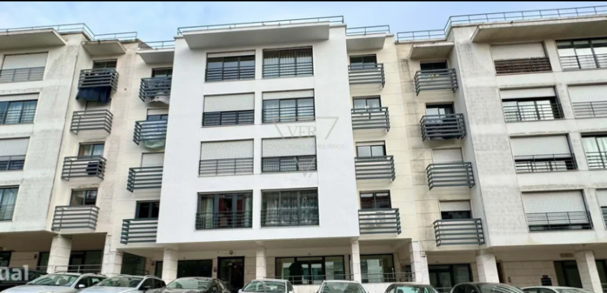 OPORTUNIDADE! APARTAMENTO T3 | ESTACIONAMENTO BOX C/ 75M2 | ARRECADAÇÃO