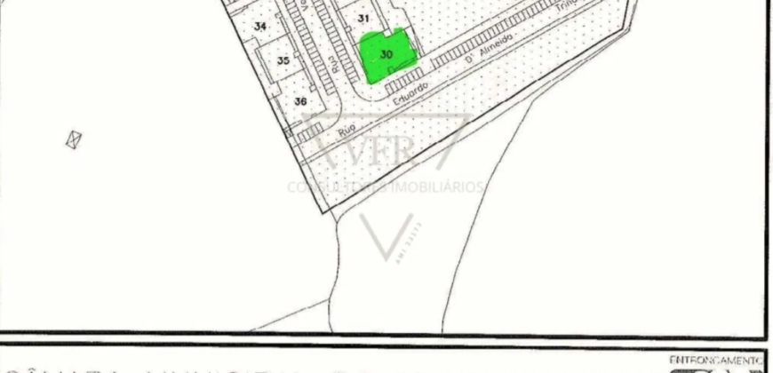 Terreno para construção de edifício habitacional na Quinta da Capela