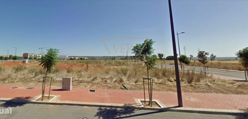 Terreno para construção de edifício habitacional na Quinta da Capela