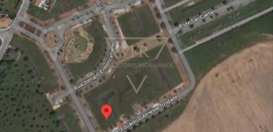 Terreno para construção de edifício habitacional na Quinta da Capela