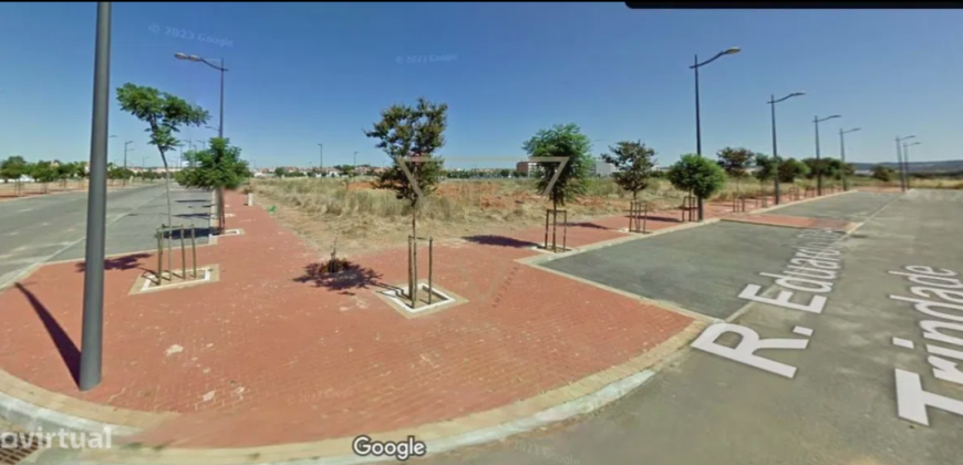 Terreno para construção de edifício habitacional na Quinta da Capela