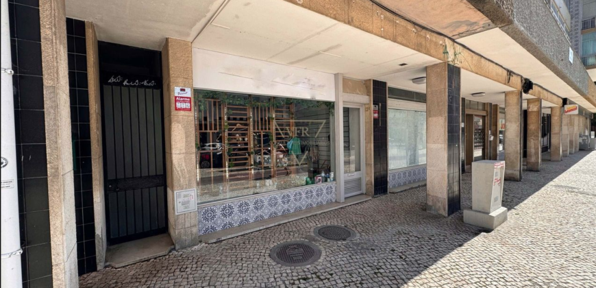 INVESTIMENTO EM SETÚBAL – LOJA 240M2 DIVIDIDOS EM 2 PISOS, JUNTO À PRA