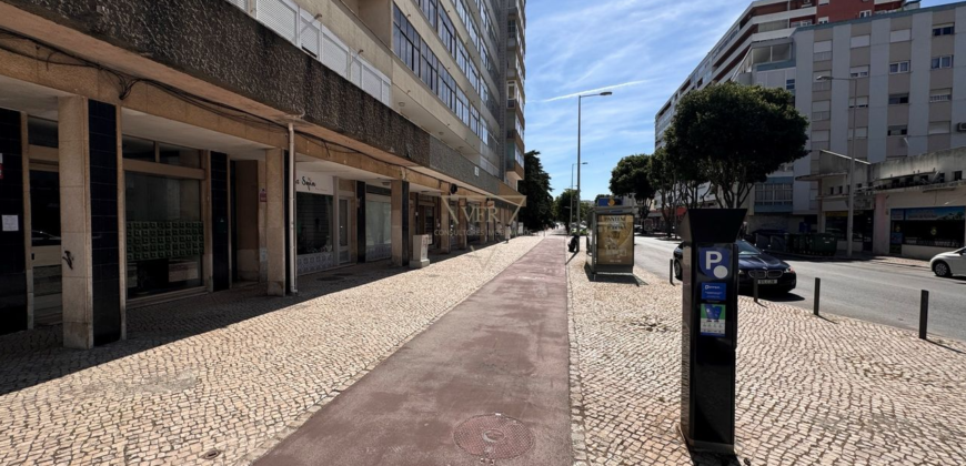 INVESTIMENTO EM SETÚBAL – LOJA 240M2 DIVIDIDOS EM 2 PISOS, JUNTO À PRA