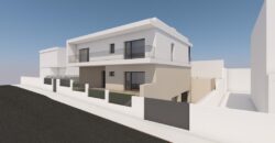 Terreno à Venda com Projeto de Construção Aprovado e construção já em curso –Realize o Seu Sonho!