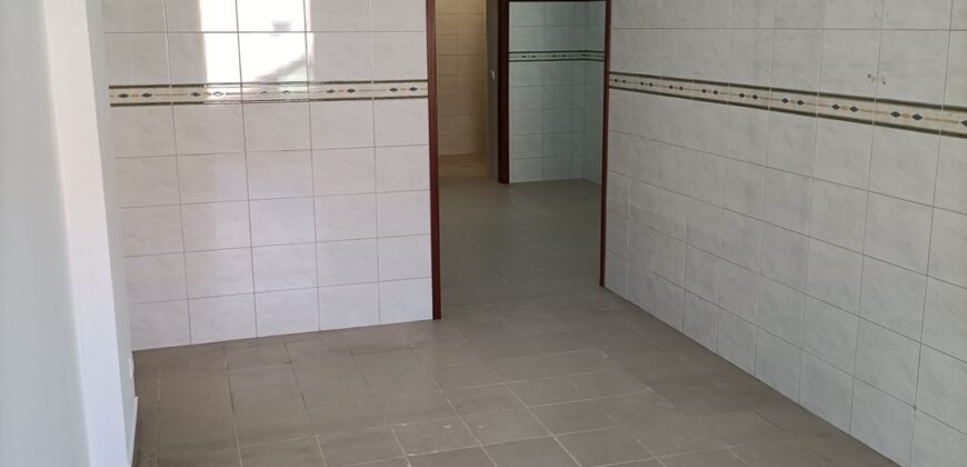 Loures, Zona BOTICA (GUERREIROS) – Loja de Rua, para Venda – 70m²