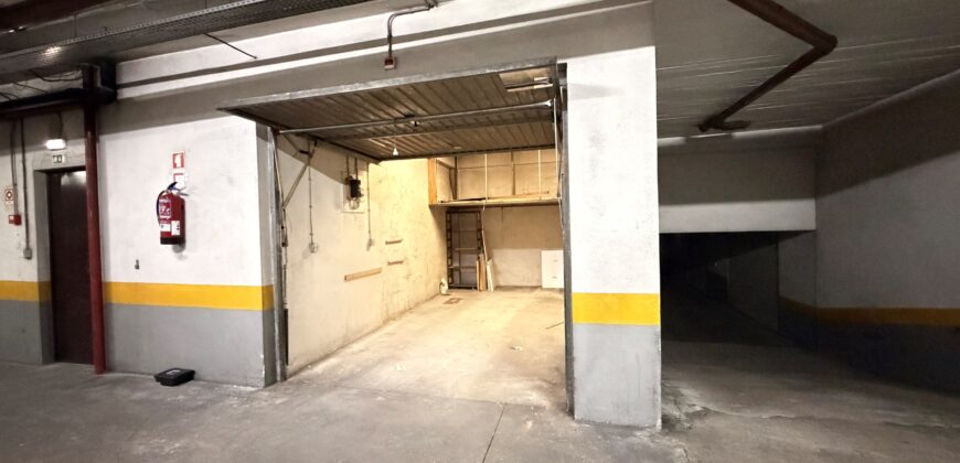 Oportunidade ÚNICA no Cacém! T3 (4 Assoalhadas) com arrecadação e possibilidade de Garagem Box