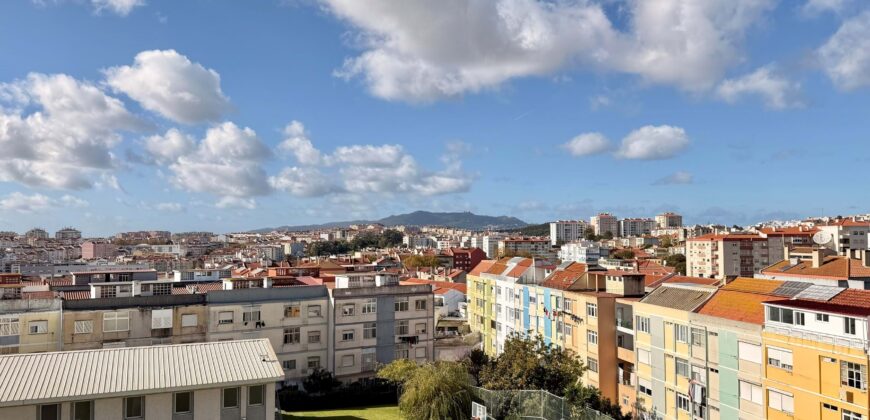 Oportunidade ÚNICA no Cacém! T3 (4 Assoalhadas) com arrecadação e possibilidade de Garagem Box