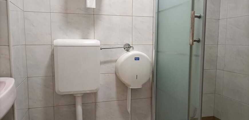 Loures, Zona BOTICA (GUERREIROS) – Loja de Rua, para Venda – 70m²