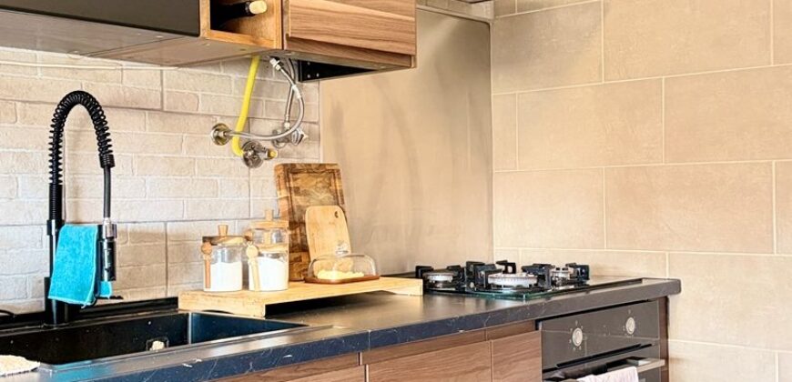 Excelente Apartamento T2 com 95 m², Arrecadação de 30 m², junto à Estação das Mercês