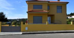 OPORTUNIDADE EM SERPINS – Moradia Como Nova – 4 Frentes, Vistas Incríveis e Excelente Exposição Solar