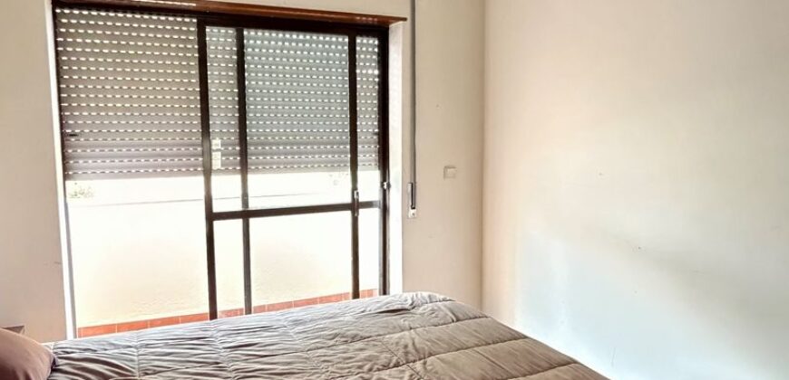 Excelente Apartamento T2 com 95 m², Arrecadação de 30 m², junto à Estação das Mercês