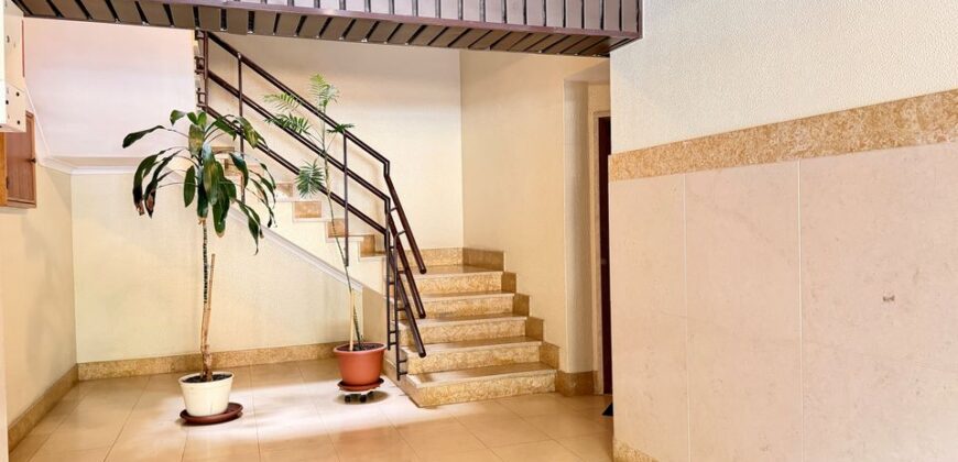 Excelente Apartamento T2 com 95 m², Arrecadação de 30 m², junto à Estação das Mercês