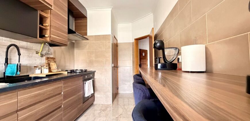 Excelente Apartamento T2 com 95 m², Arrecadação de 30 m², junto à Estação das Mercês