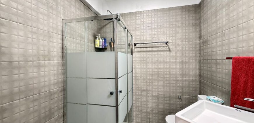 Excelente Apartamento T2 com 95 m², Arrecadação de 30 m², junto à Estação das Mercês