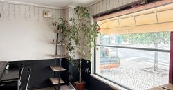 Loja situada na Quinta do Conventinho, em Loures, atualmente explorada como café/snack-bar e com possibilidade de aquisição com ou sem inquilino