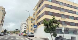 Loja situada na Quinta do Conventinho, em Loures, atualmente explorada como café/snack-bar e com possibilidade de aquisição com ou sem inquilino