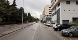 Loja situada na Quinta do Conventinho, em Loures, atualmente explorada como café/snack-bar e com possibilidade de aquisição com ou sem inquilino
